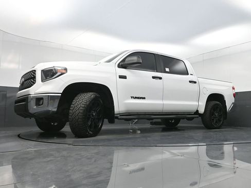 Used 2020 Toyota Tundra SR5 w/ SR5 Upgrade Package AWD/4WD image 24