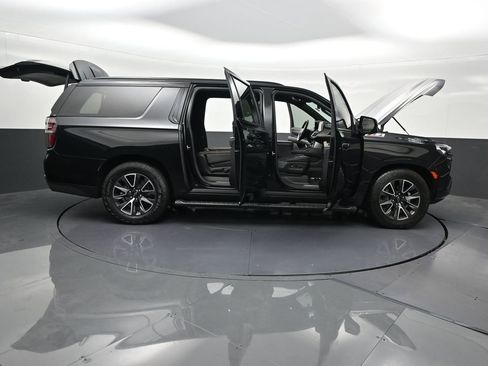 Used 2024 Chevrolet Suburban Z71 w/ Z71 Off-Road Package AWD/4WD image 33
