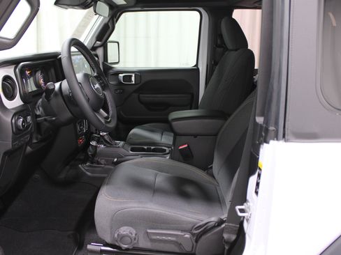 Used 2025 Jeep Wrangler Sport image 3