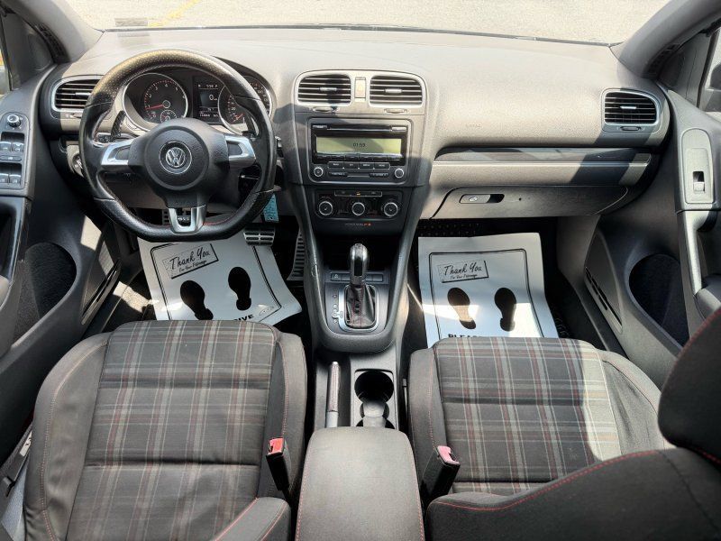 Used 2011 Volkswagen Golf 4-Door FWD image 12
