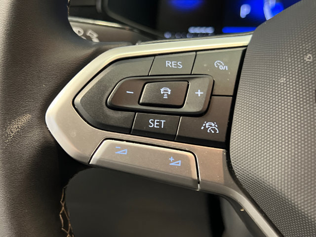 Certified 2025 Volkswagen Taos S FWD image 20