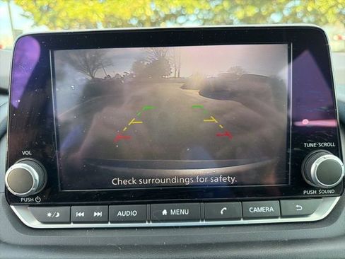 Used 2023 Nissan Rogue S image 26