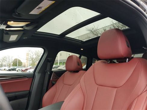 Used 2024 BMW X4 xDrive30i w/ Premium Package image 22