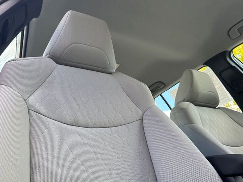 Certified 2024 Toyota Corolla Cross L image 18