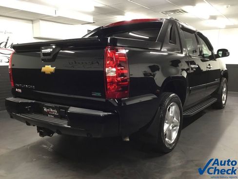 Used 2012 Chevrolet Avalanche LTZ image 10