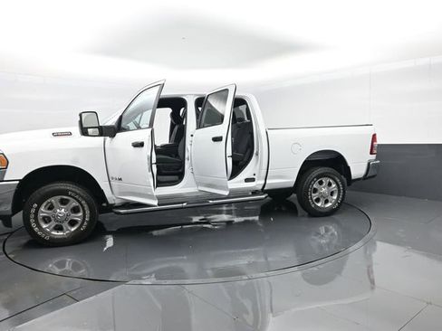 Used 2024 RAM 2500 Big Horn AWD/4WD image 28