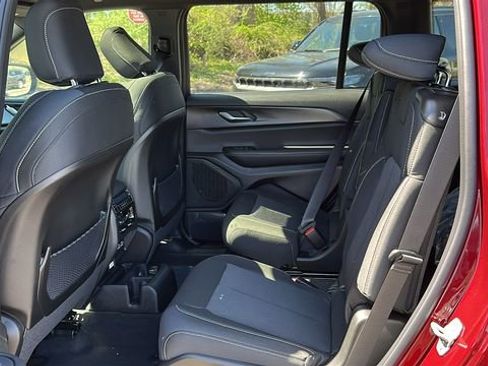 New 2026 Jeep Grand Cherokee L Laredo AWD/4WD image 23