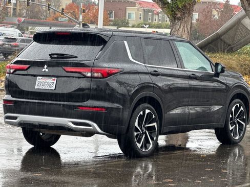 Used 2022 Mitsubishi Outlander SE image 4