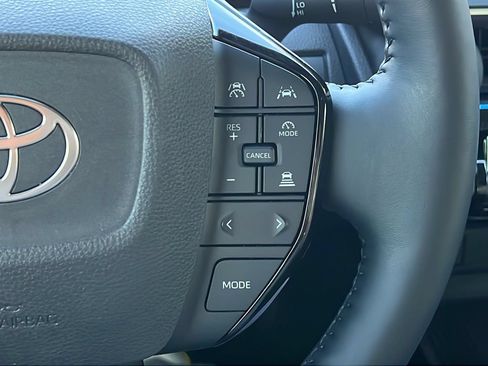 Used 2025 Toyota Prius Limited w/ Limited Premium Package FWD image 21