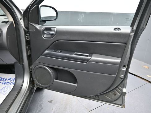 Used 2011 Jeep Compass 4WD image 18