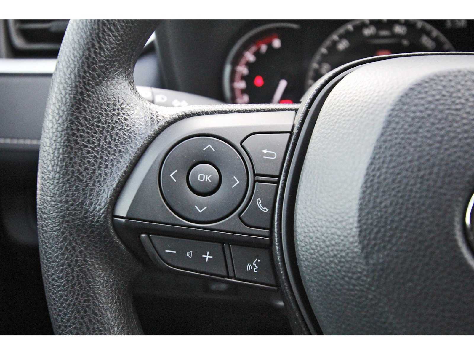 Used 2025 Toyota RAV4 XLE w/ Convenience Package FWD image 14