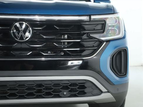 Certified 2024 Volkswagen Atlas Cross Sport SE AWD/4WD image 7