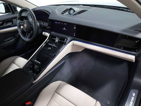 Used 2026 Porsche Panamera RWD image 6