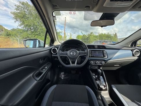 Used 2025 Nissan Versa SV image 32