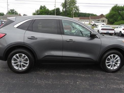 Certified 2022 Ford Escape SE w/ Cold Weather Package image 9