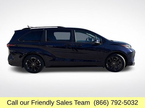 Certified 2022 Toyota Sienna Platinum image 7