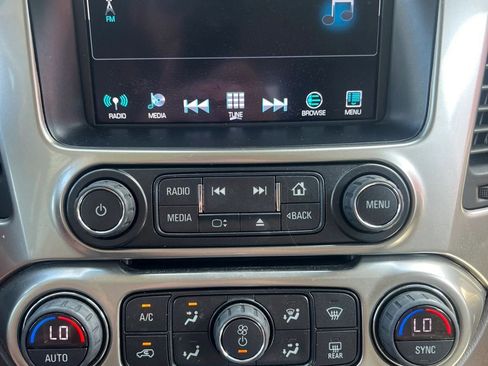 Used 2019 Chevrolet Suburban Premier RWD image 16