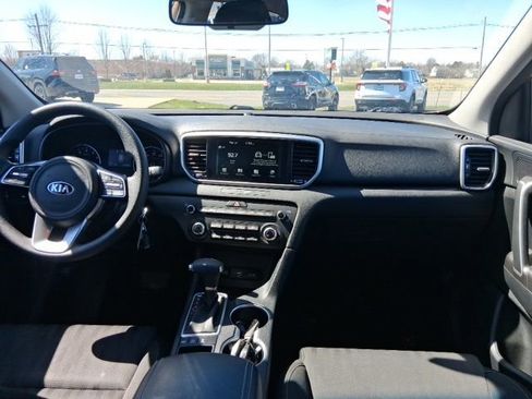 Used 2020 Kia Sportage LX image 11