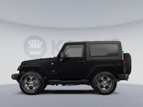 Used 2017 Jeep Wrangler Sahara w/ Connectivity Group AWD/4WD image 2