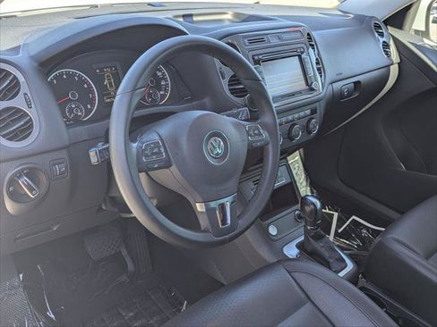 Used 2014 Volkswagen Tiguan SE FWD image 12