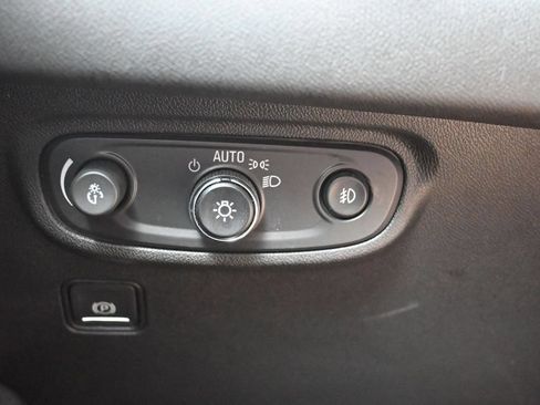 Used 2024 GMC Terrain SLT FWD image 16