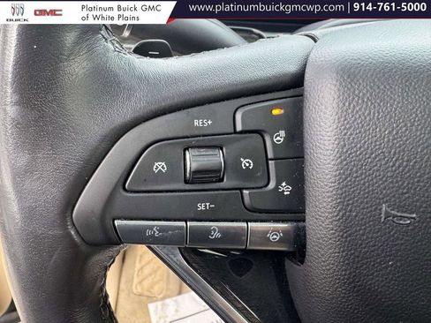 Used 2024 Cadillac Escalade Premium Luxury image 21