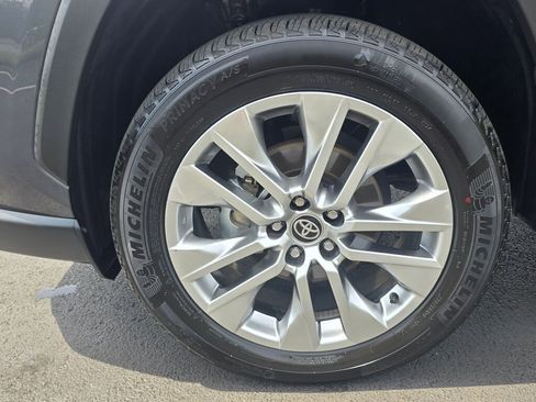 Certified 2025 Toyota RAV4 XLE Premium image 11