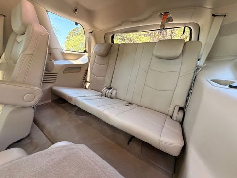 Used 2019 Cadillac Escalade Premium Luxury image 17
