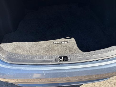 Used 2020 Toyota Corolla LE w/ Carpet Mat Package (TMS) FWD image 30