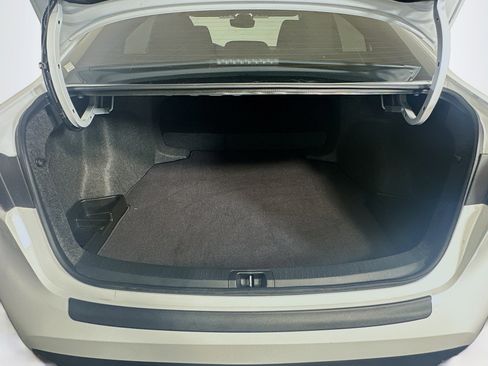 Used 2025 Toyota Corolla LE FWD image 27
