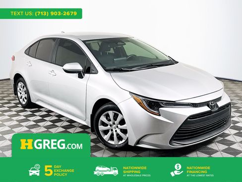 Used 2025 Toyota Corolla LE FWD image 1