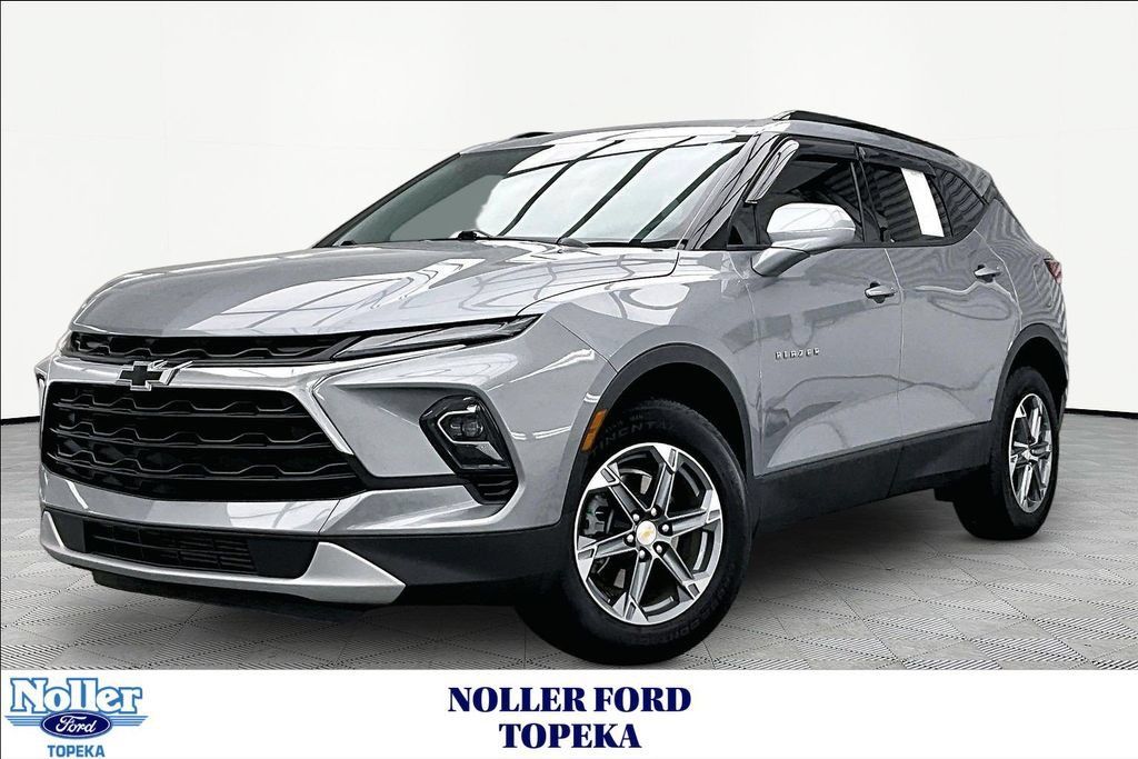 Used 2024 Chevrolet Blazer LT w/ Convenience Package FWD image 1