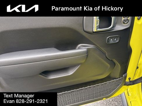 Used 2024 Jeep Gladiator Mojave w/ Technology Group image 20