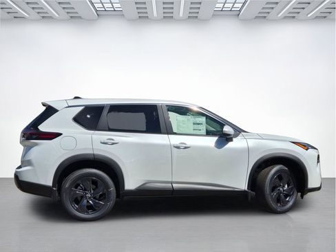 New 2026 Nissan Rogue SV FWD image 3