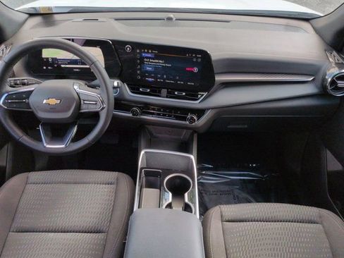 Used 2025 Chevrolet Equinox LT w/ Safety and Technology Package FWD image 14