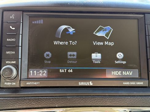 Used 2016 Chrysler Town & Country Limited image 13