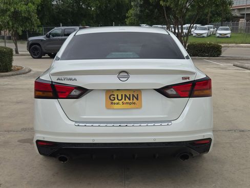 Certified 2023 Nissan Altima 2.5 SR w/ SR Premium Package FWD image 4