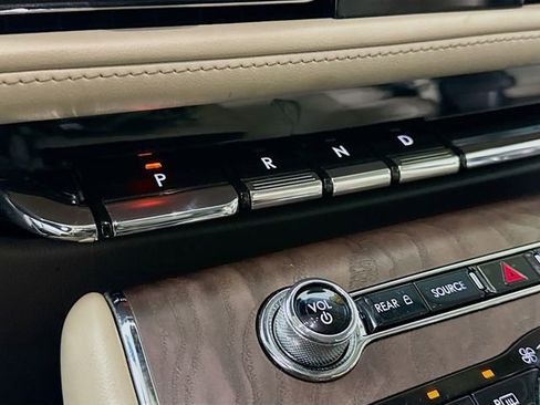 Used 2021 Lincoln Aviator Reserve w/ Equipment Group 202A image 19