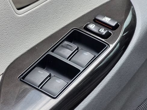 Used 2012 Toyota Sienna LE w/ Preferred Pkg FWD image 29