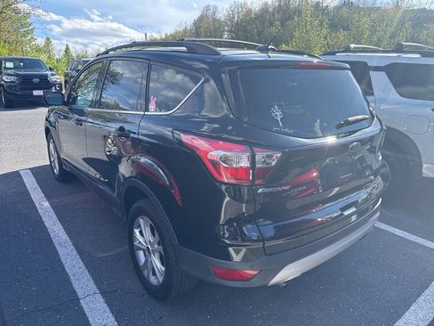 Used 2018 Ford Escape SE image 3