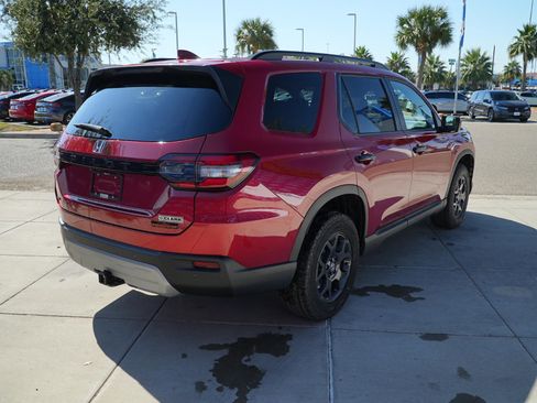 New 2025 Honda Pilot TrailSport image 5