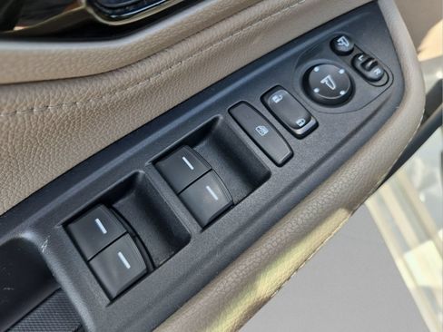 Used 2018 Honda Odyssey Elite image 16