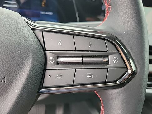 Used 2026 Chevrolet Equinox RS w/ Safety and Technology Package FWD image 26