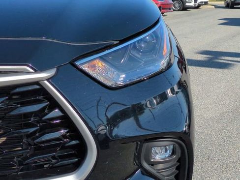 Used 2022 Toyota Highlander XLE image 10