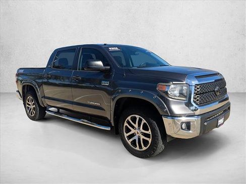 Used 2018 Toyota Tundra SR5 image 3