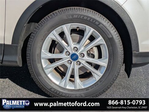 Used 2019 Ford Escape SEL image 10