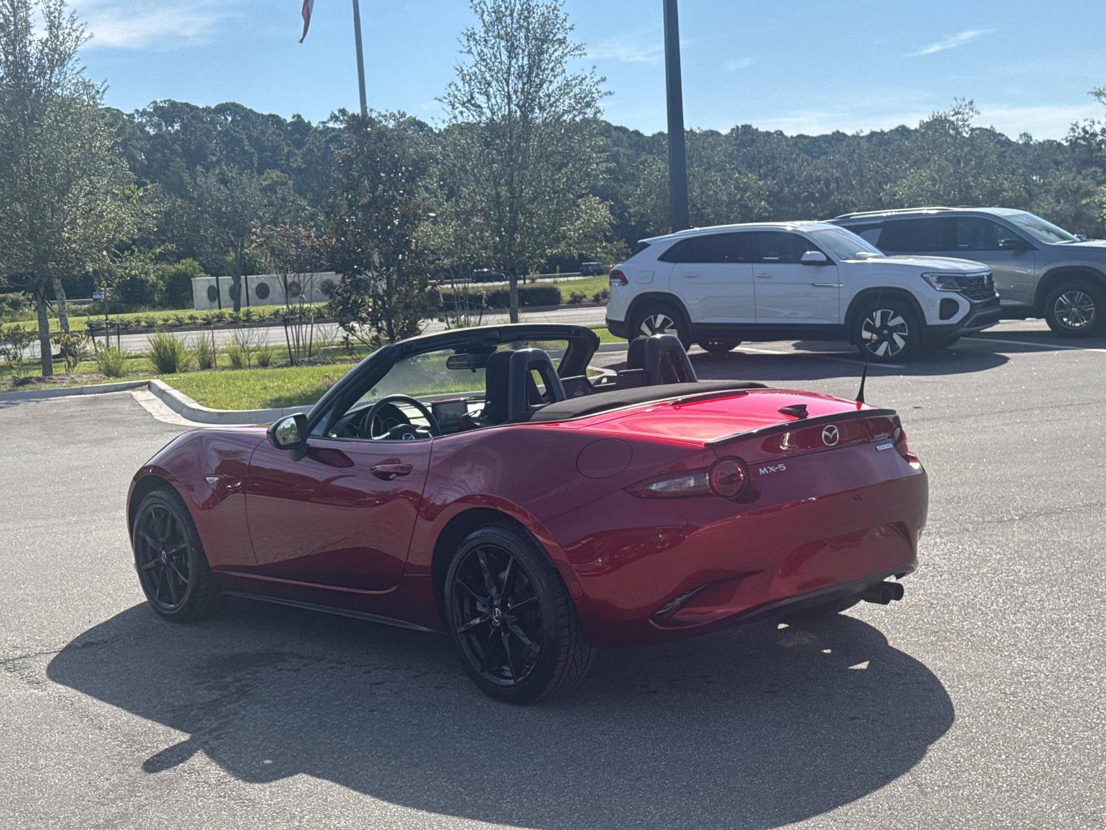 Used 2022 MAZDA MX-5 Miata Club RWD image 6