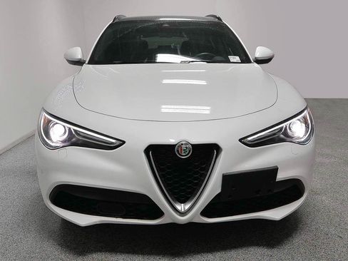 Used 2023 Alfa Romeo Stelvio Ti AWD/4WD image 2