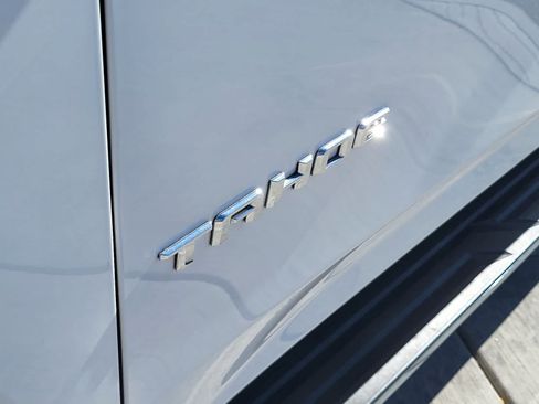 Used 2021 Chevrolet Tahoe LT AWD/4WD image 11