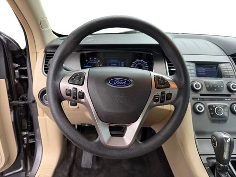 Used 2014 Ford Taurus SE FWD image 11